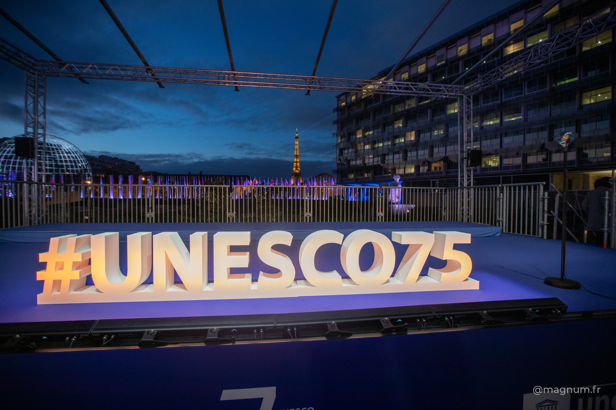 ILLUMINATION UNESCO 75 ANS