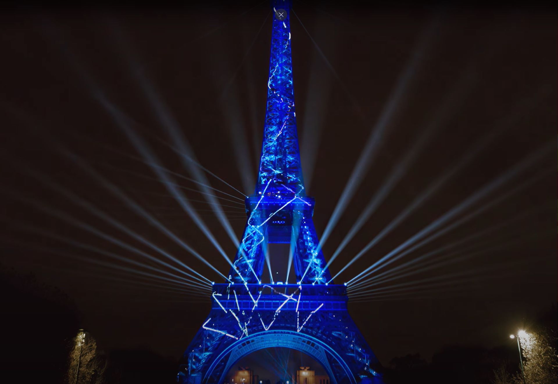 Tour Eiffel by Michael Canitrot