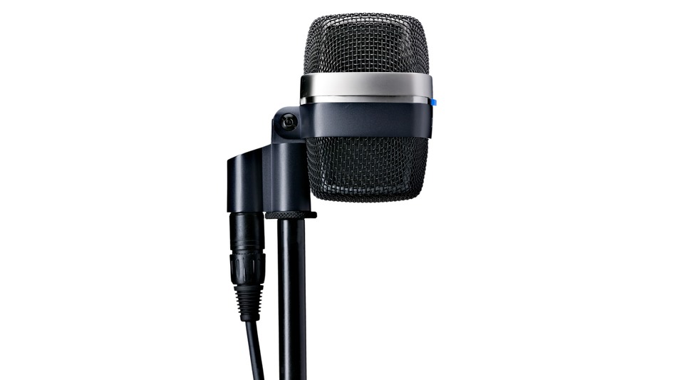 AKG d12